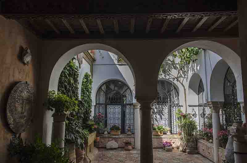 Córdoba 183 - barrio san Basilio - Patios del Alcazar Viejo - calle San Basilio 17.jpg